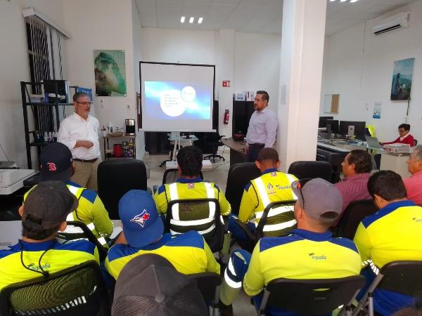 Christian Agúndez, presidente municipal de Los Cabos visita stand de Aqualia y el Proyecto MIG Los Cabos
